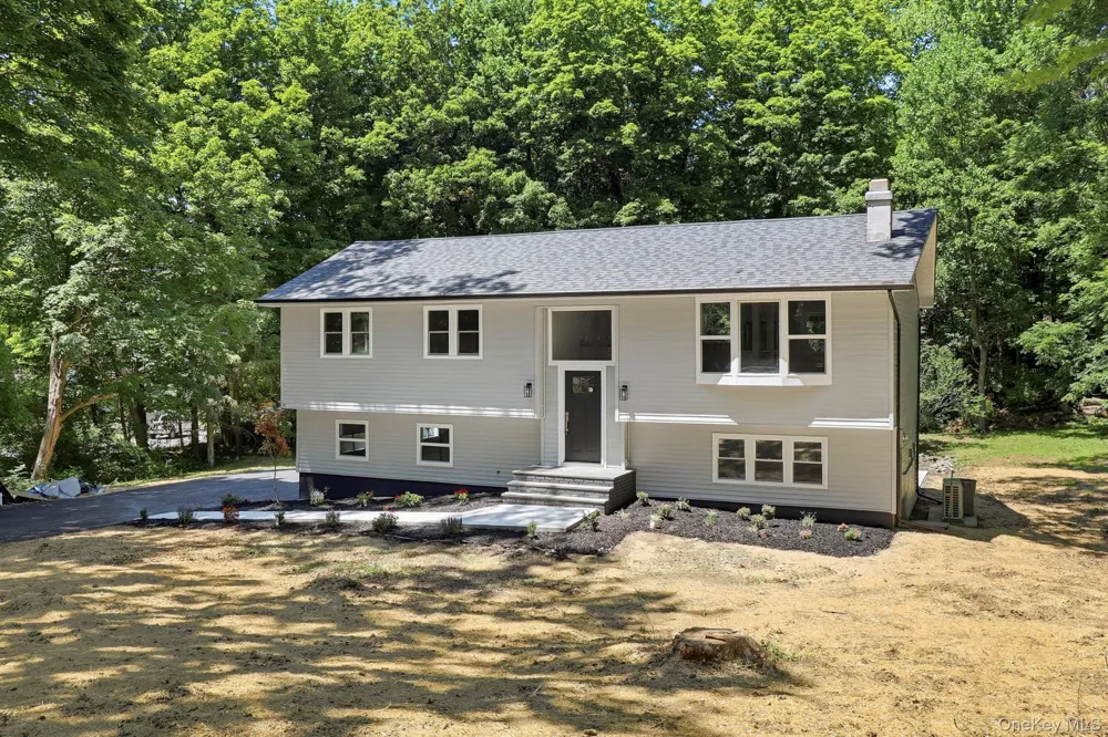 6 Vanessa Lane Staatsburg, NY 12580