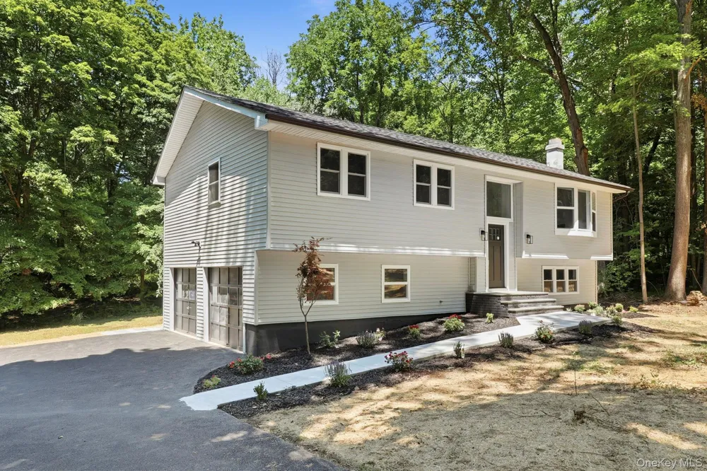 6 Vanessa Lane Staatsburg, NY 12580