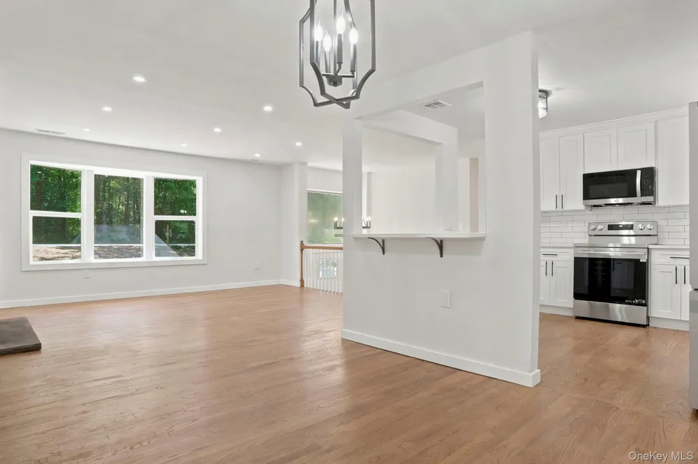 6 Vanessa Lane Staatsburg, NY 12580