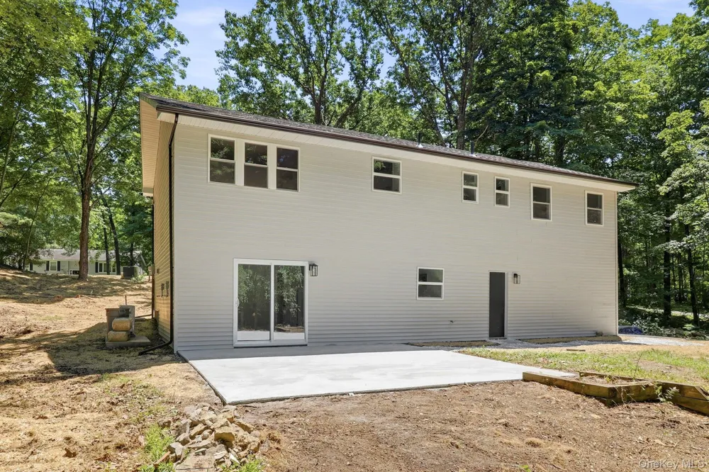6 Vanessa Lane Staatsburg, NY 12580