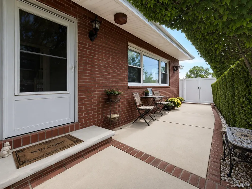 257 Neptune Boulevard Long Beach, NY 11561