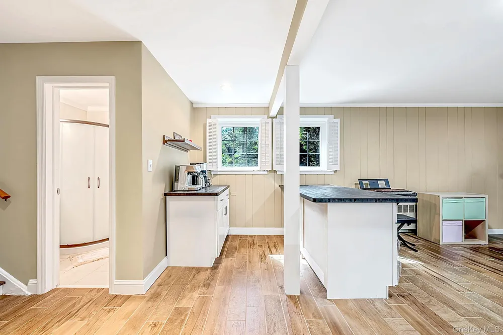 10 Highwood Road East Norwich, NY 11732