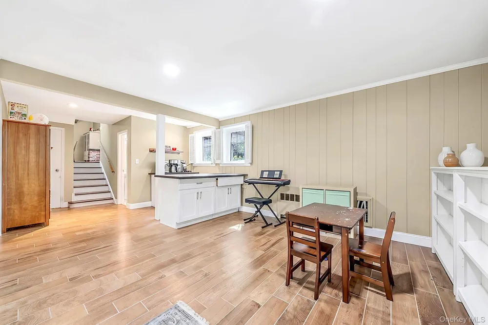 10 Highwood Road East Norwich, NY 11732