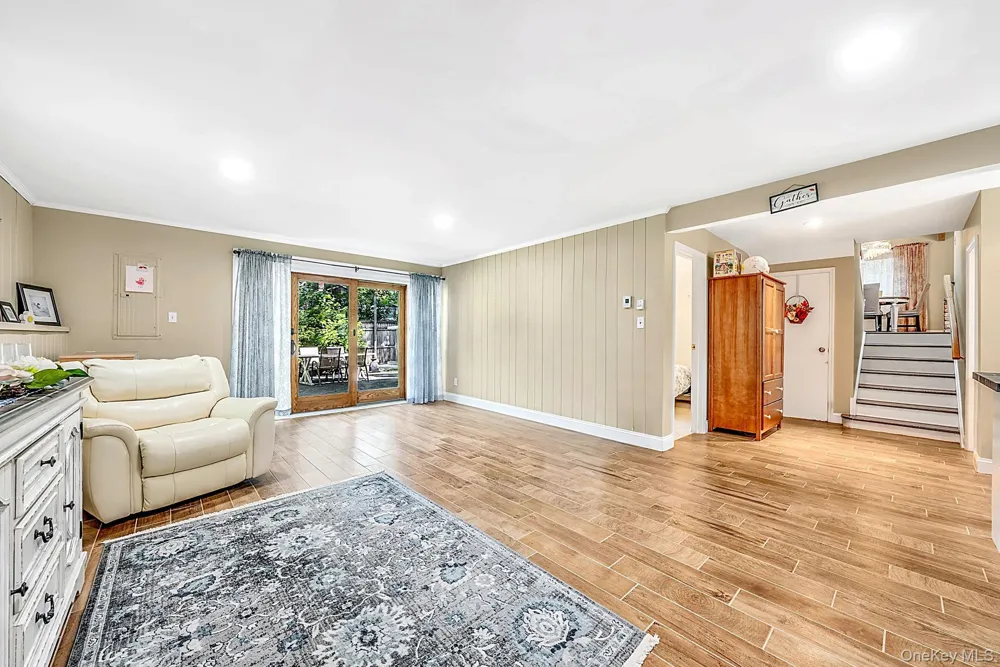 10 Highwood Road East Norwich, NY 11732