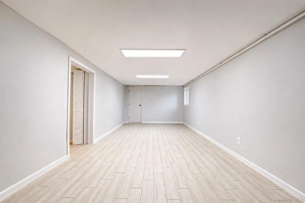 10 Highwood Road East Norwich, NY 11732