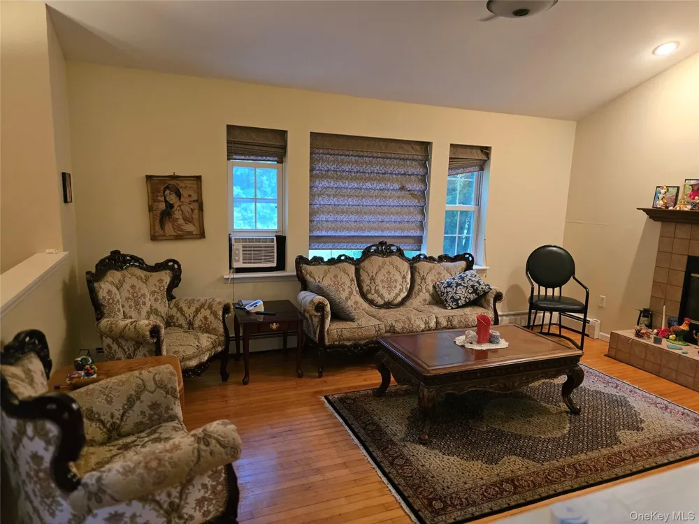 8 Kayleigh Drive New Paltz, NY 12561