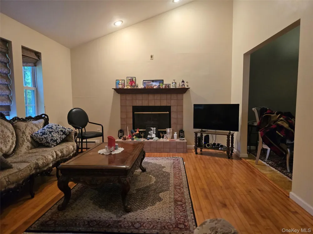 8 Kayleigh Drive New Paltz, NY 12561