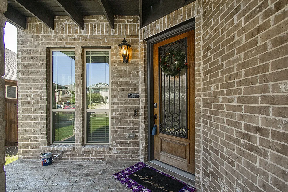 1420 Stoneleigh Place Aubrey, TX 76227
