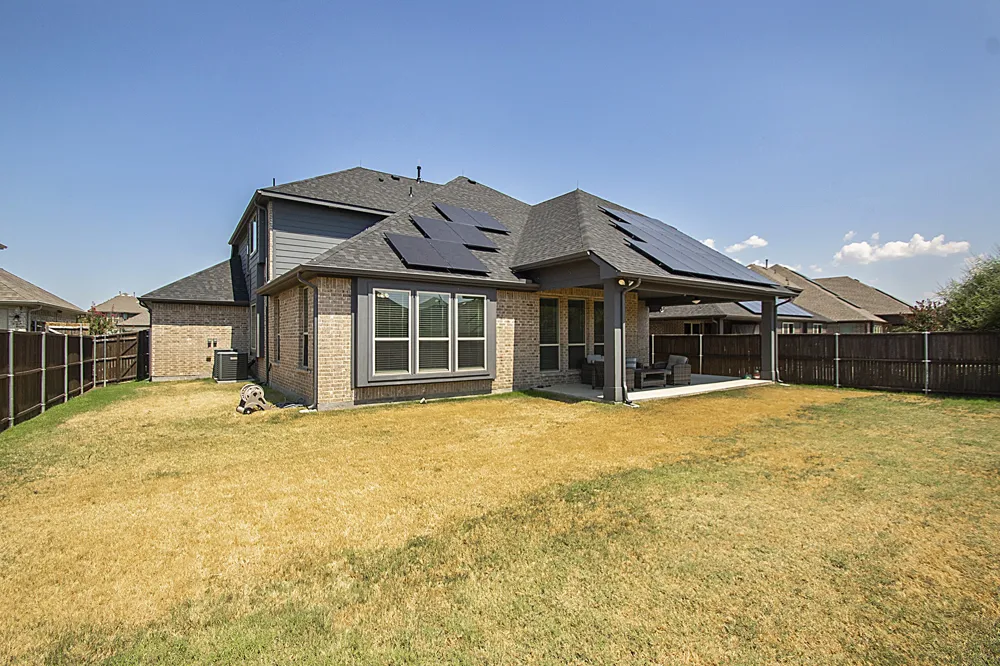 1420 Stoneleigh Place Aubrey, TX 76227