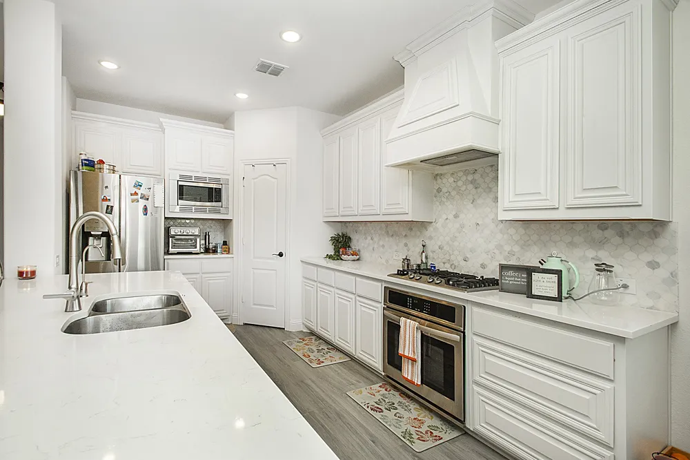 1420 Stoneleigh Place Aubrey, TX 76227