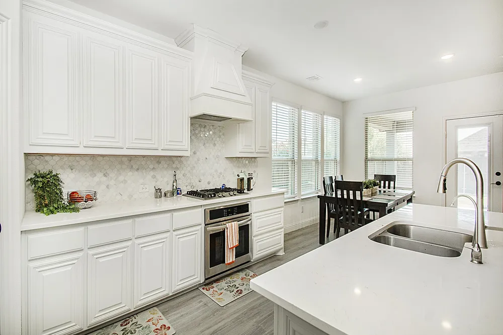 1420 Stoneleigh Place Aubrey, TX 76227