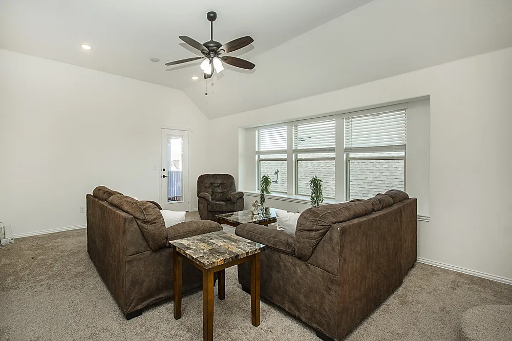1420 Stoneleigh Place Aubrey, TX 76227