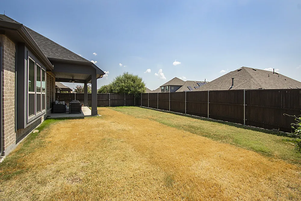 1420 Stoneleigh Place Aubrey, TX 76227