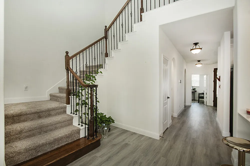 1420 Stoneleigh Place Aubrey, TX 76227