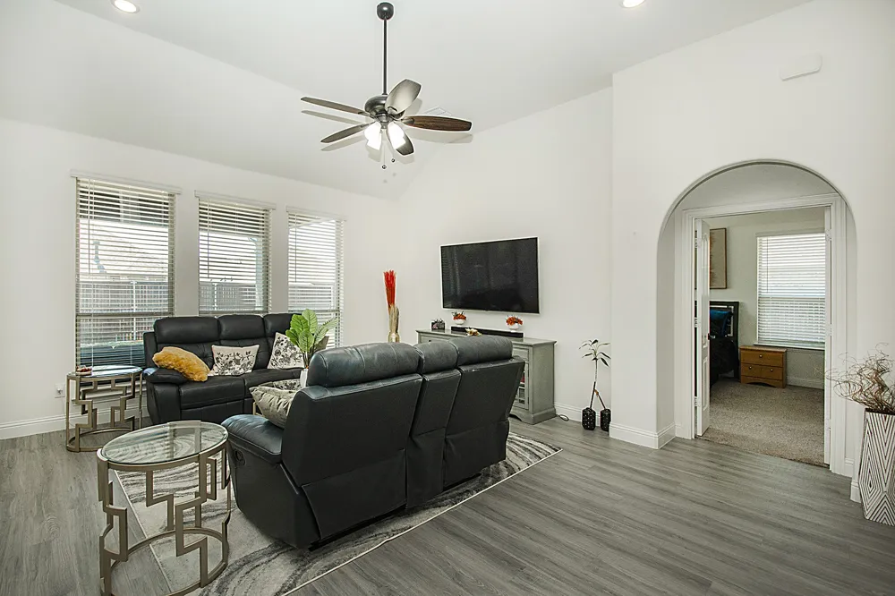 1420 Stoneleigh Place Aubrey, TX 76227