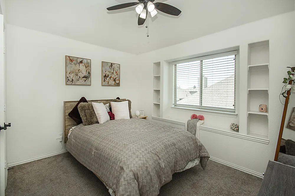 1420 Stoneleigh Place Aubrey, TX 76227