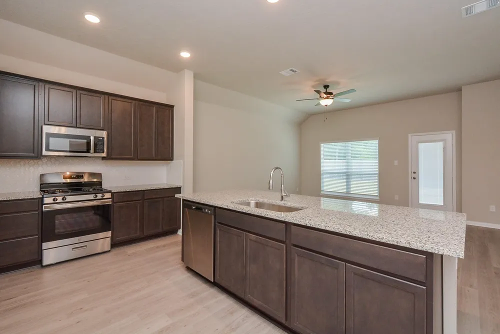 1063 Bending Trail Drive Tomball, TX 77375