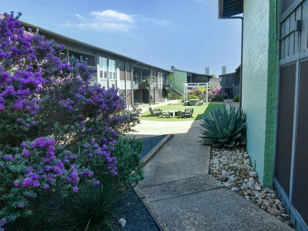 909 REINLI STREET #133 Austin, TX 78751