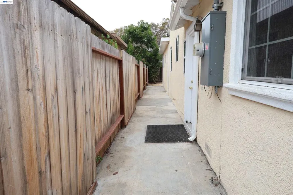 16829 Daryl Ave San Lorenzo, CA 94580