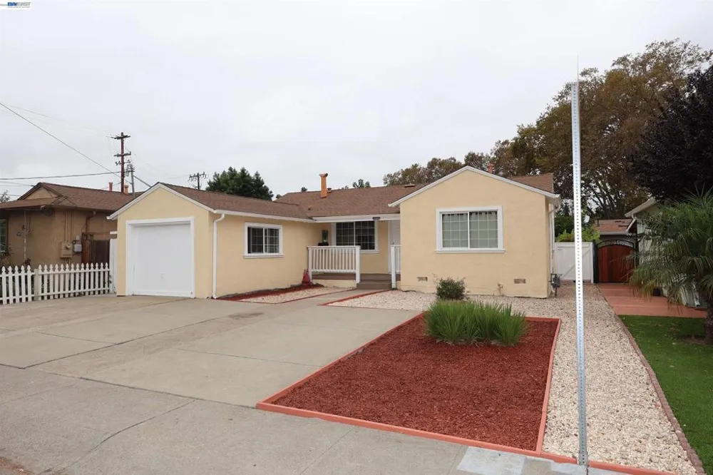 16829 Daryl Ave San Lorenzo, CA 94580