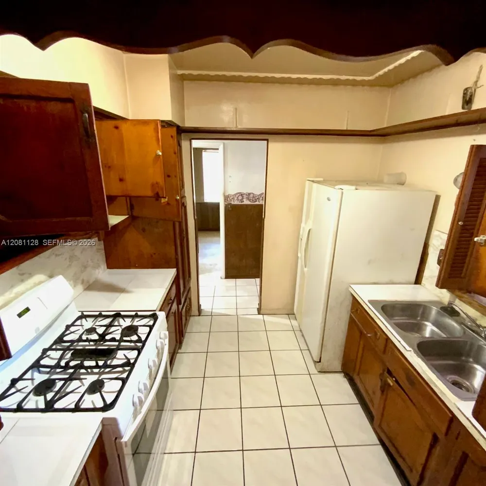 651 Jann Ave Opa-Locka, FL 33054