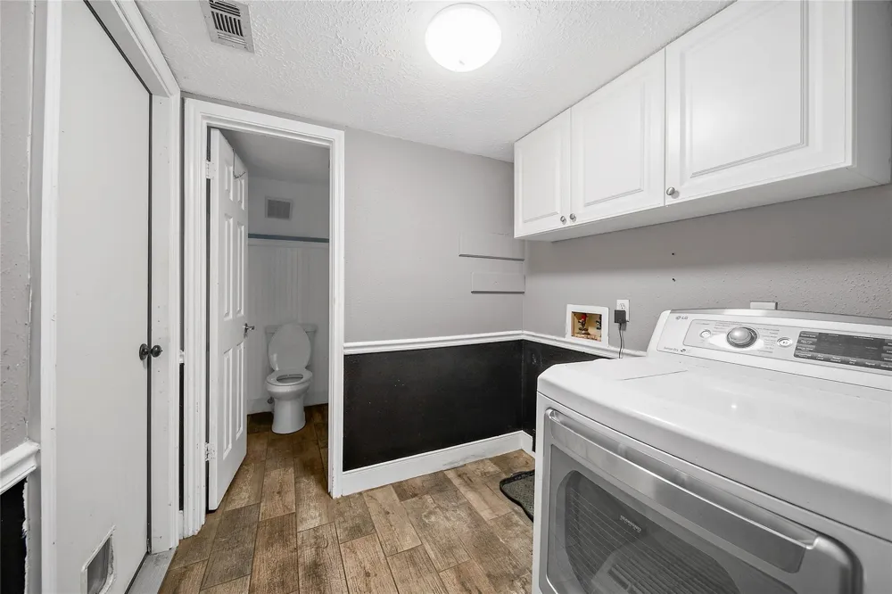 1801 Palo Duro Street Friendswood, TX 77546