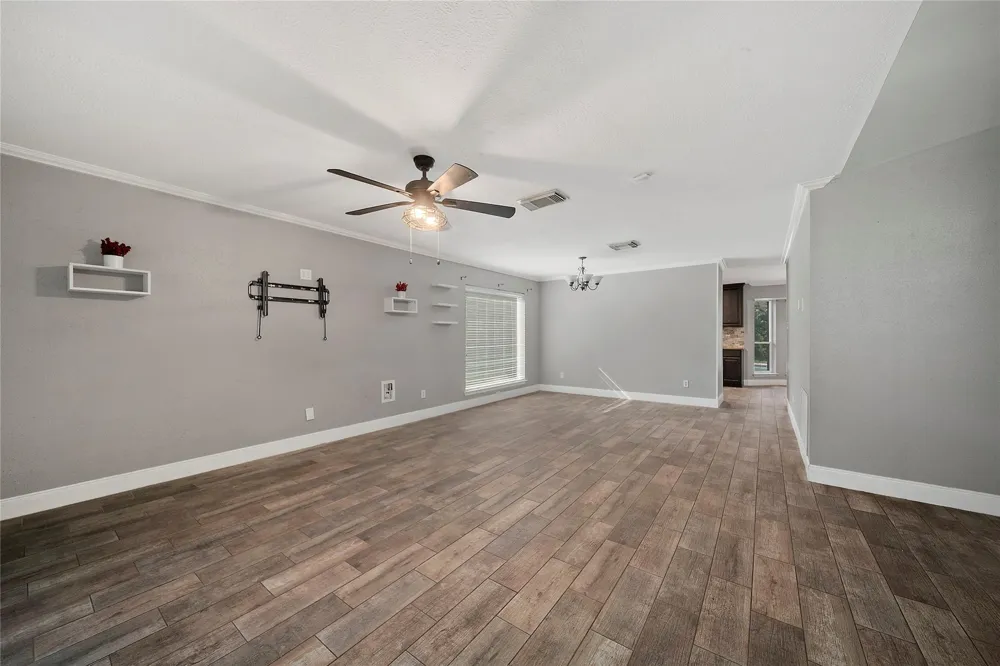 1801 Palo Duro Street Friendswood, TX 77546