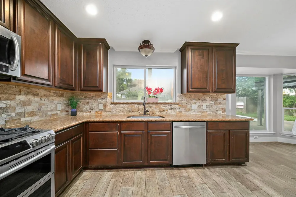 1801 Palo Duro Street Friendswood, TX 77546