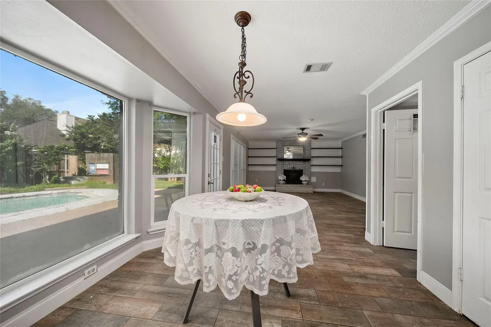 1801 Palo Duro Street Friendswood, TX 77546
