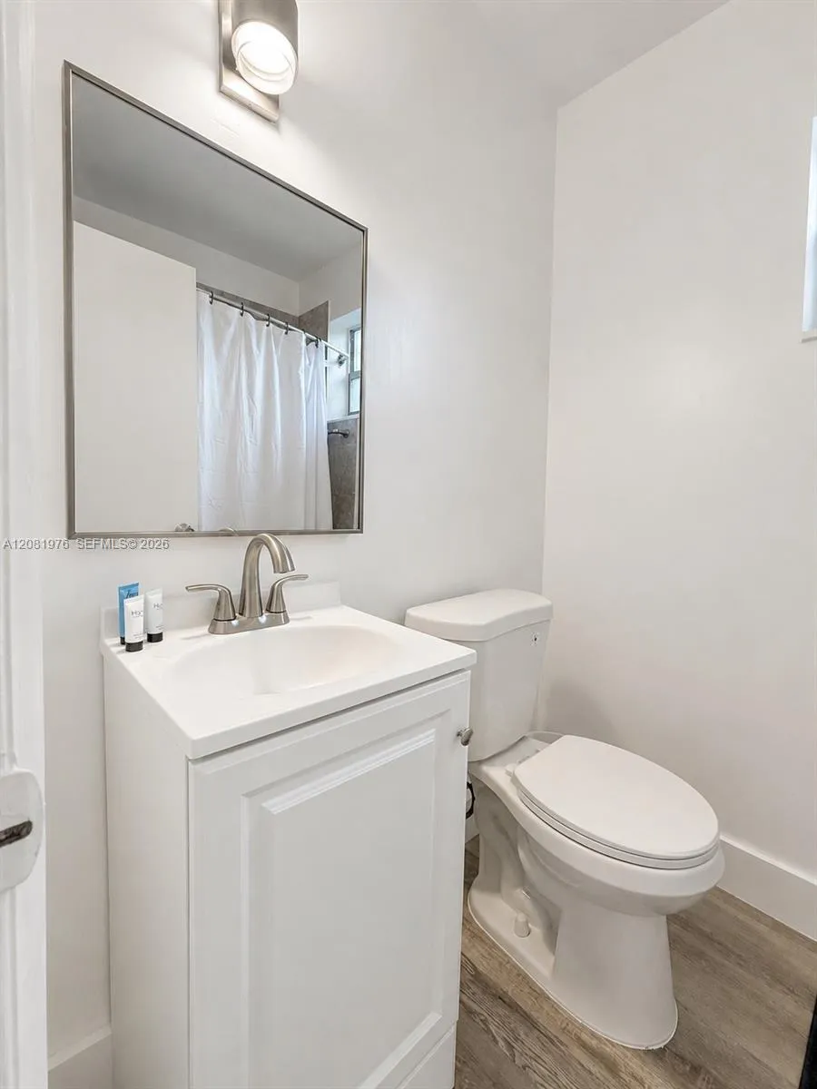 6950 NW 8th Ave #5 Miami, FL 33150