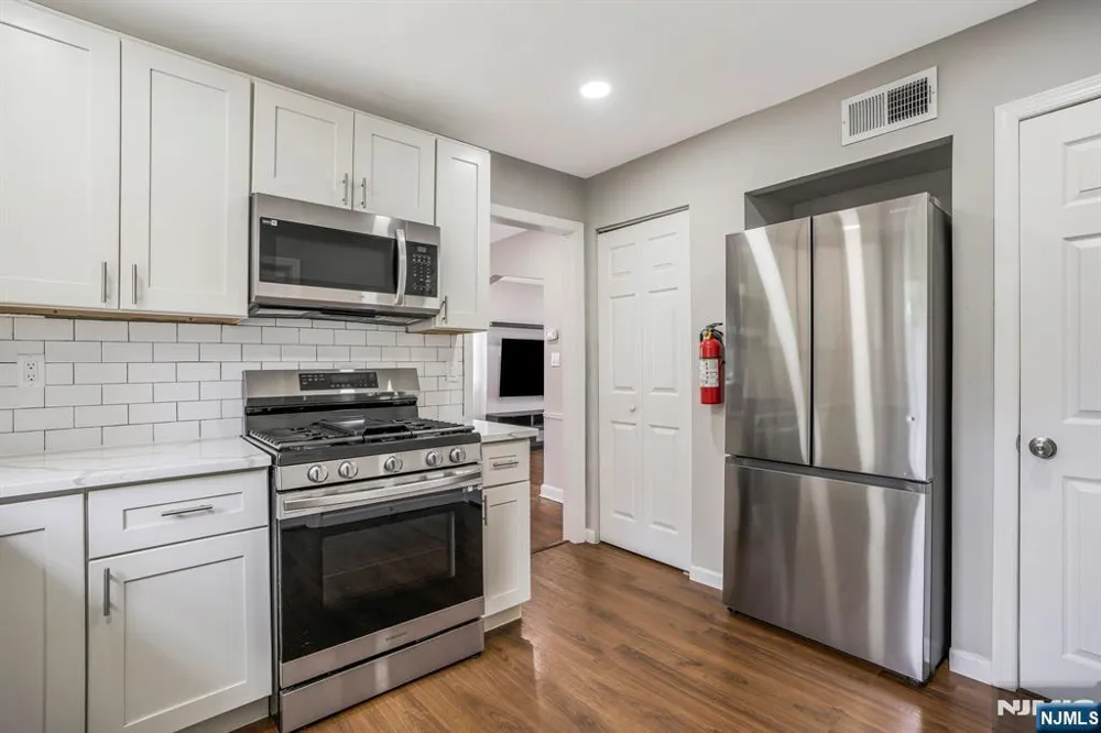 16 Pleasant Belleville, NJ 07109