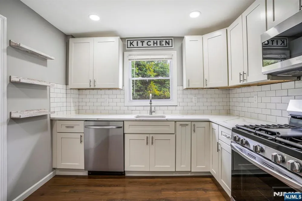 16 Pleasant Belleville, NJ 07109