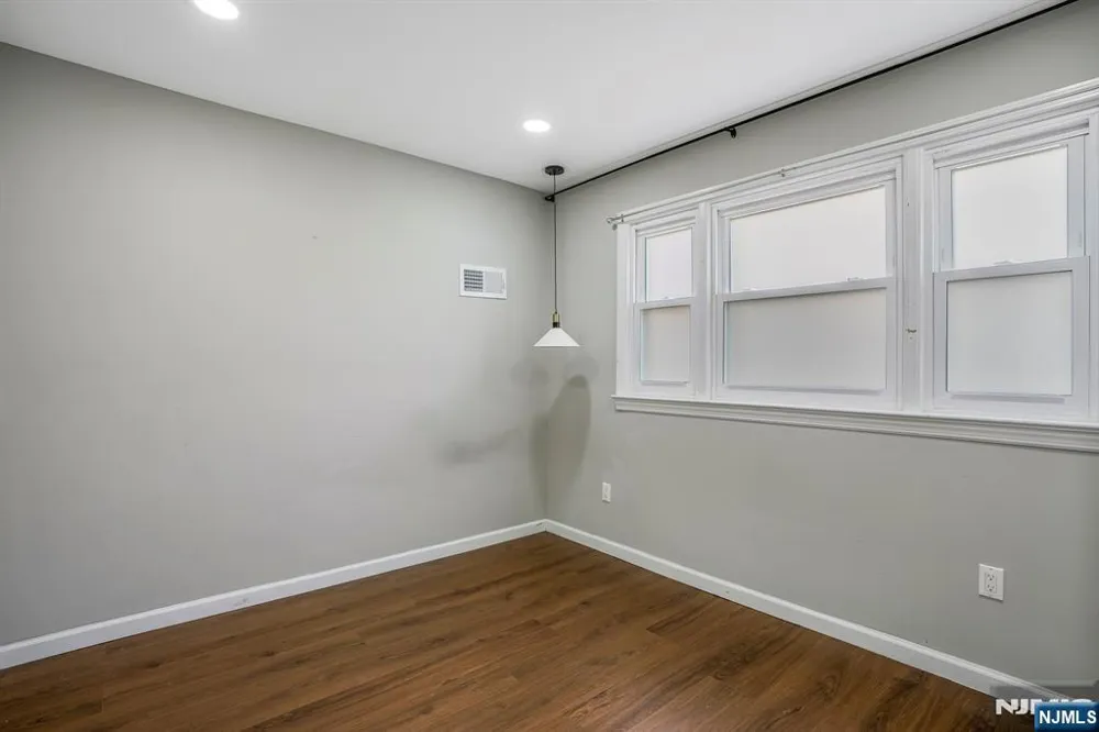 16 Pleasant Belleville, NJ 07109