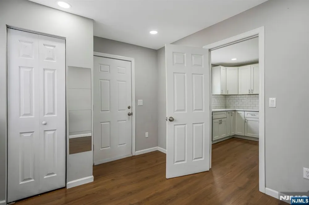 16 Pleasant Belleville, NJ 07109