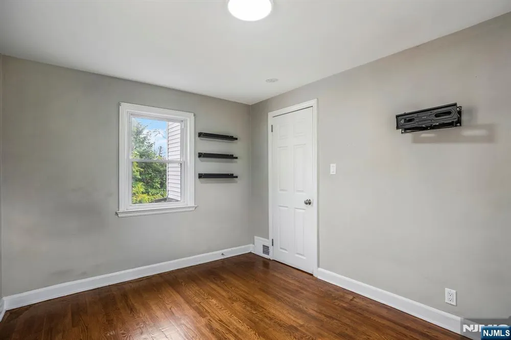 16 Pleasant Belleville, NJ 07109