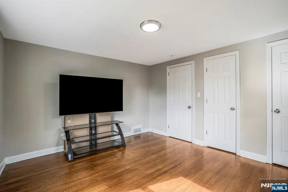 16 Pleasant Belleville, NJ 07109