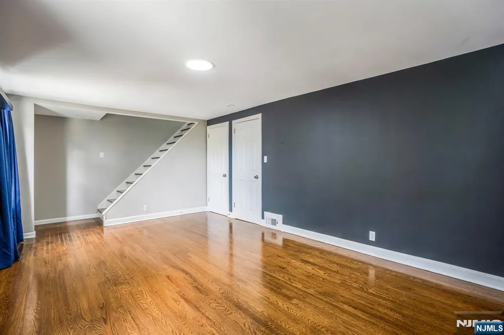 16 Pleasant Belleville, NJ 07109