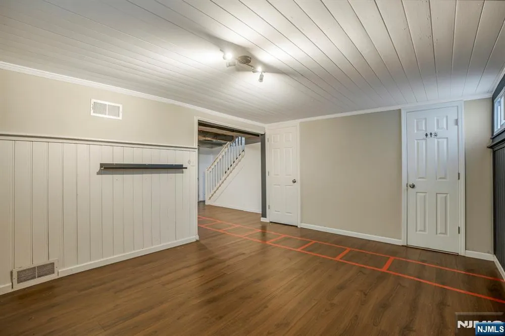 16 Pleasant Belleville, NJ 07109