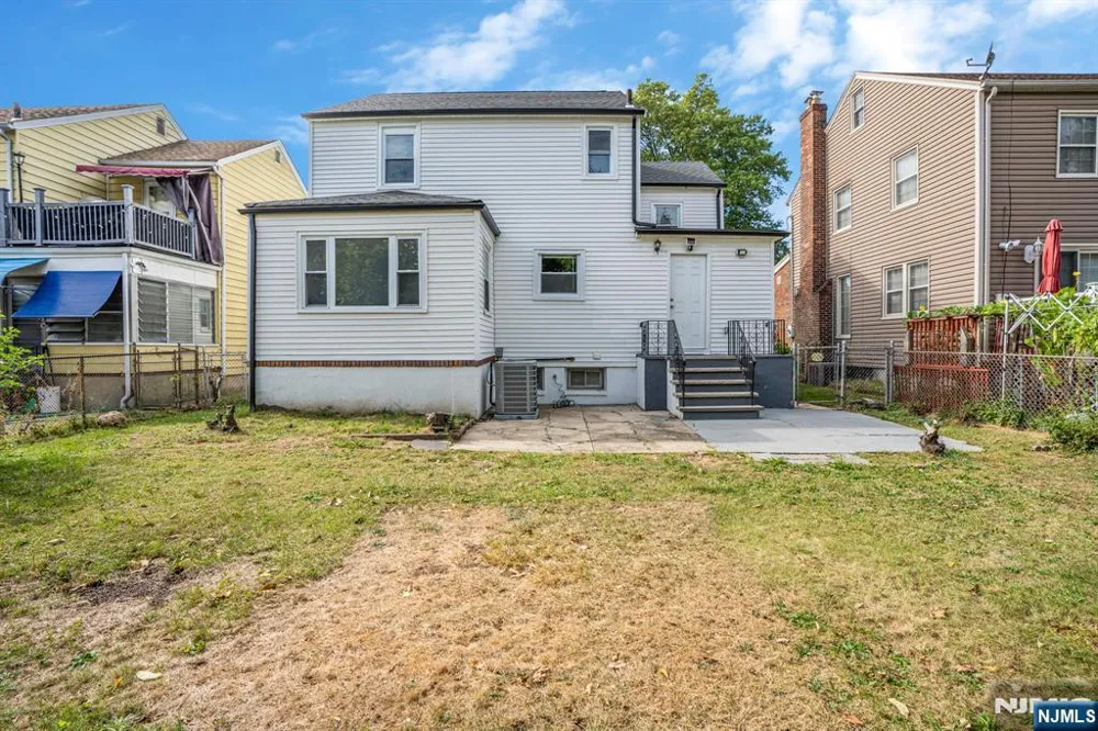 16 Pleasant Belleville, NJ 07109