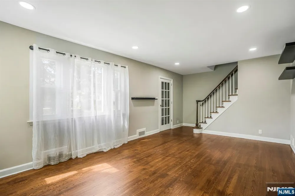 16 Pleasant Belleville, NJ 07109