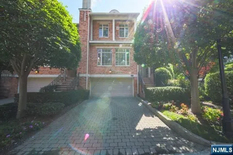 148 Hudson Cove 148
