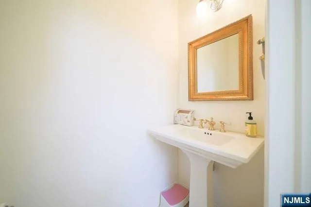 148 Hudson Cove 148 Edgewater, NJ 07020