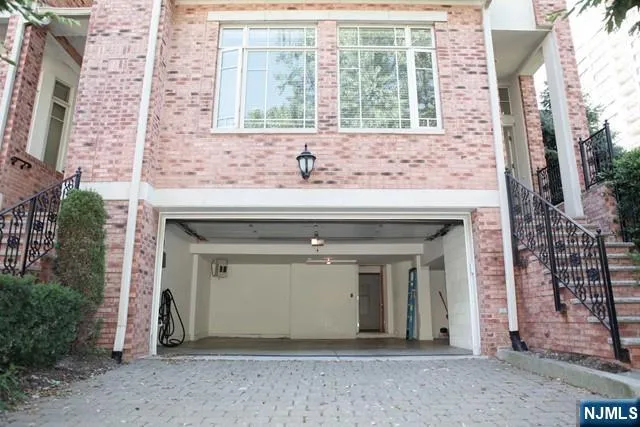148 Hudson Cove 148 Edgewater, NJ 07020