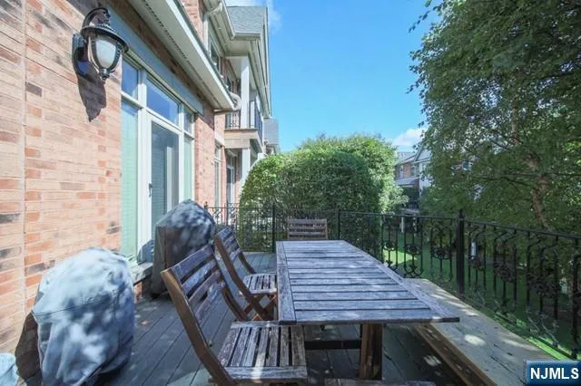 148 Hudson Cove 148 Edgewater, NJ 07020