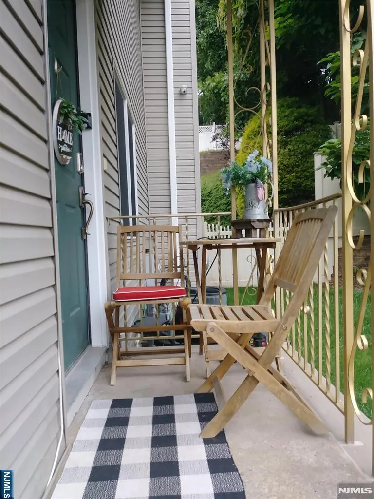 88 Mazur Place Hawthorne, NJ 07506