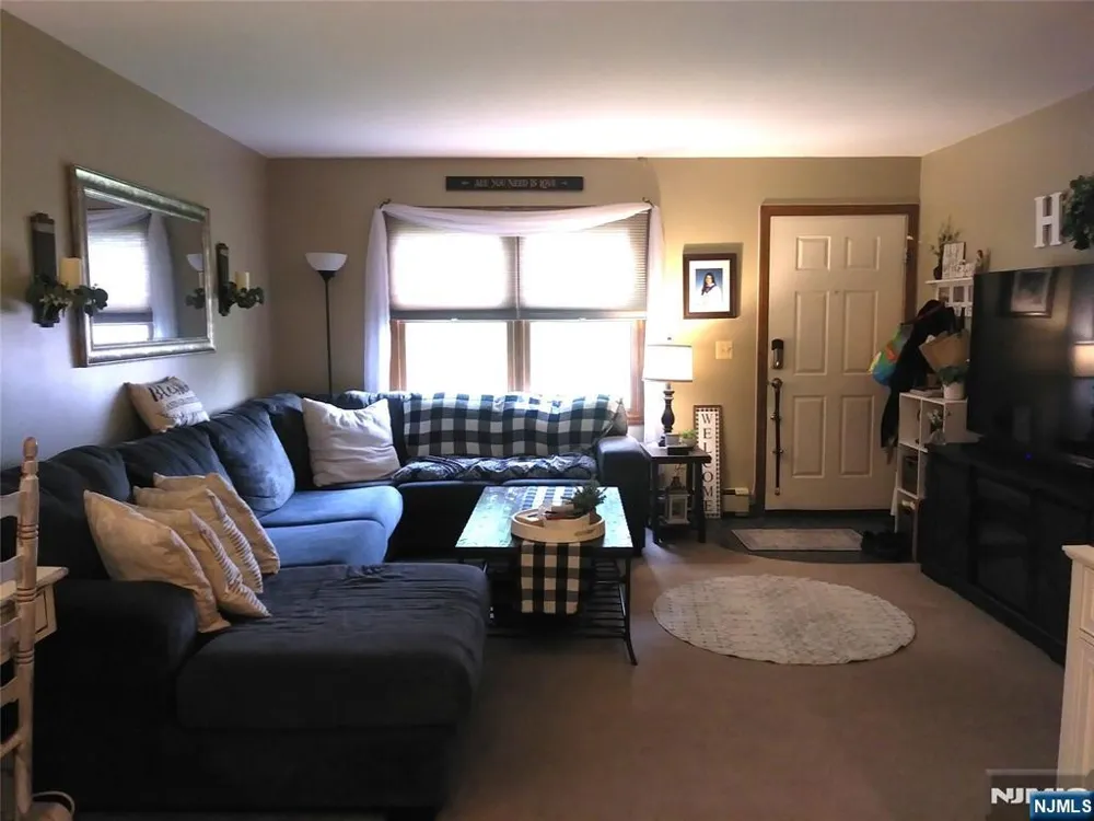 88 Mazur Place Hawthorne, NJ 07506
