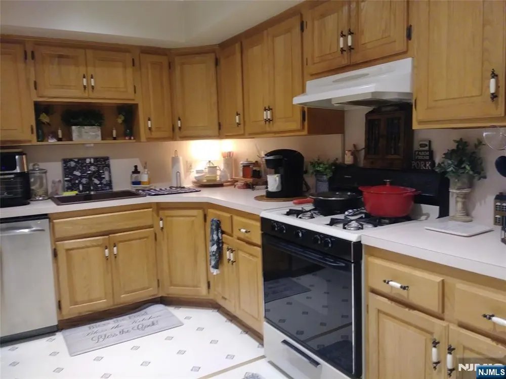 88 Mazur Place Hawthorne, NJ 07506