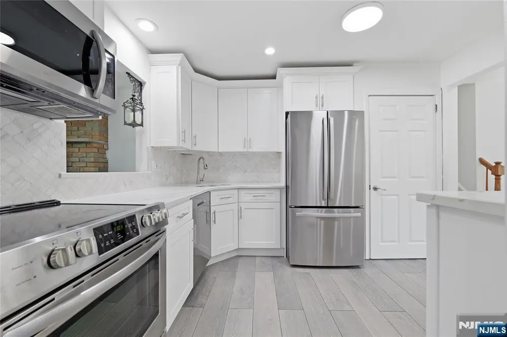 251 Midland Avenue W Paramus, NJ 07652