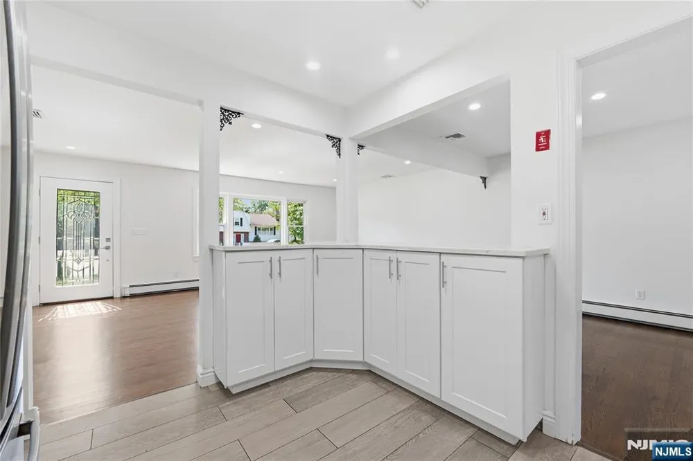 251 Midland Avenue W Paramus, NJ 07652