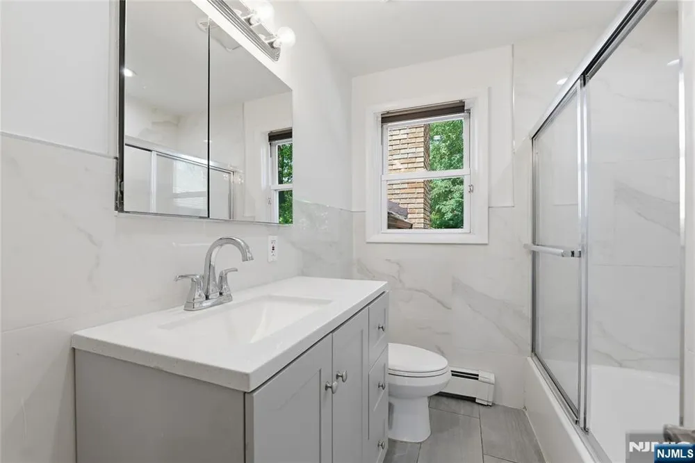 251 Midland Avenue W Paramus, NJ 07652